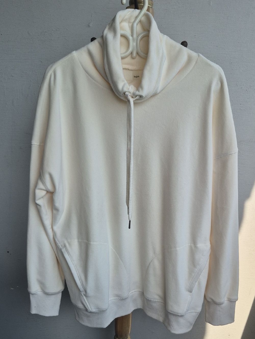 HYBA- HIGH NECK SWEATSHIRT
